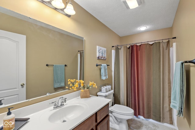 full bath with toilet, a textured ceiling, vanity, and a shower with shower curtain