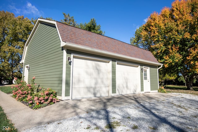 view of detached garage