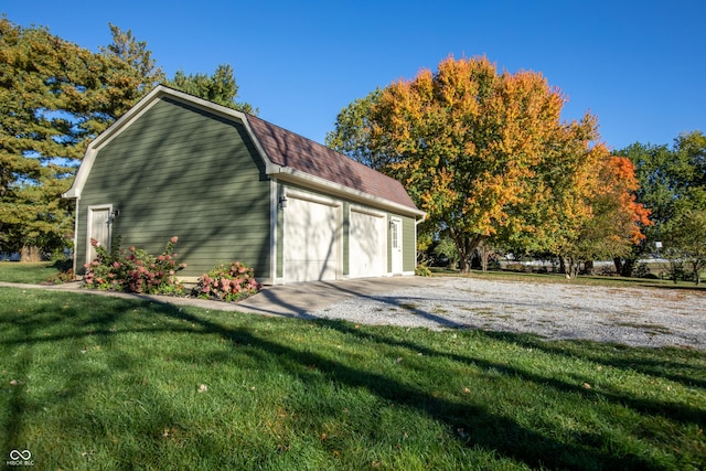 view of detached garage