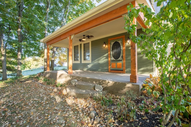 entrance to property featuring covered porch