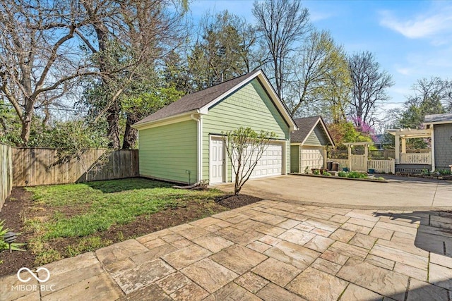 140 E 44th St, Indianapolis, IN 46205 - detached garage with fence