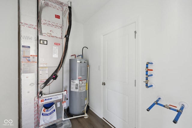 10126 Camp Creek Way, Indianapolis, IN 46229 - utilities with water heater