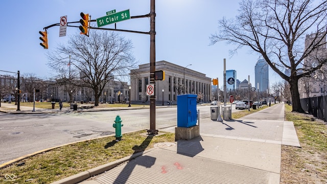 view of property's community featuring a view of city