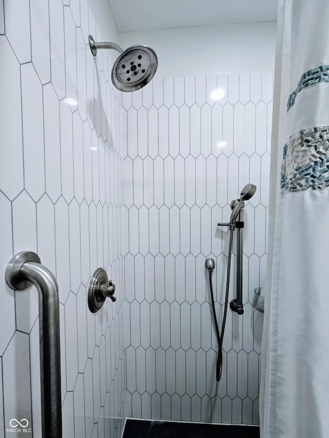 4109 E Epler Ave, Indianapolis, IN 46237 - bathroom featuring tiled shower