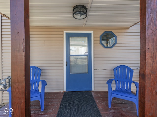 doorway to property featuring a deck