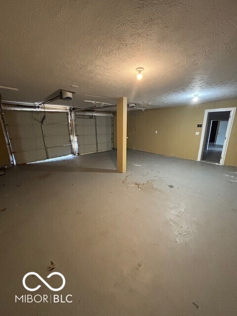 3302 E 42nd St, Indianapolis, IN 46205 - view of garage