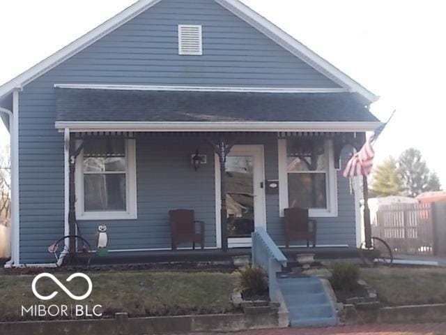 bungalow-style house featuring covered porch