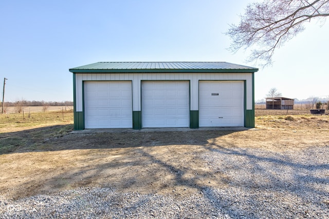 view of detached garage