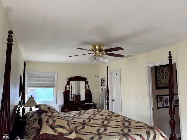 bedroom with ceiling fan