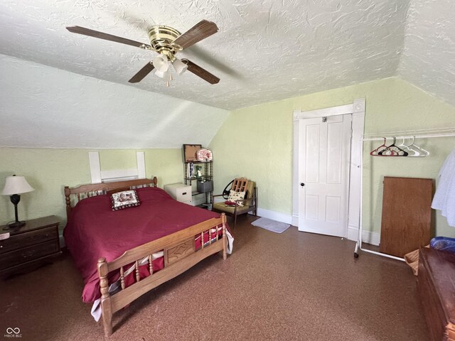 5395 W State Road 38, New Castle, IN 47362 - bedroom with ceiling fan, a textured ceiling, lofted ceiling, and baseboards
