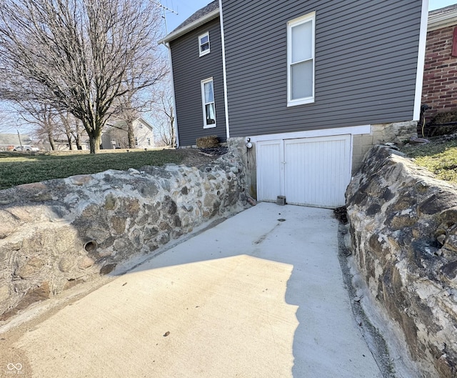 5395 W State Road 38, New Castle, IN 47362 - view of side of home with driveway