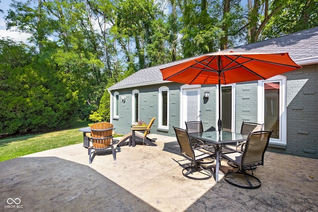 view of patio / terrace with outdoor dining space