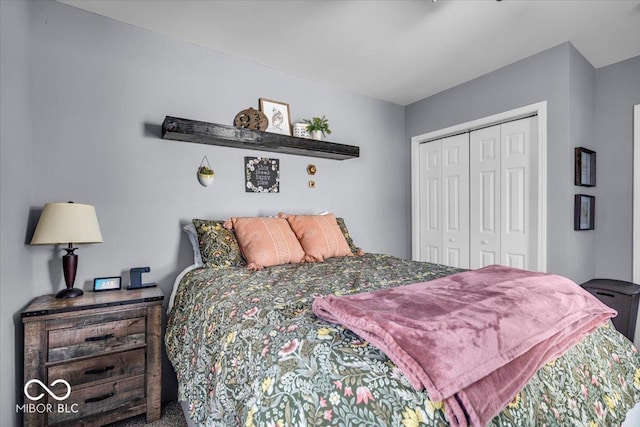 bedroom with a closet