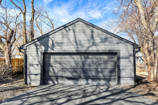 1209 N Rural St, Indianapolis, IN 46201 - detached garage featuring fence