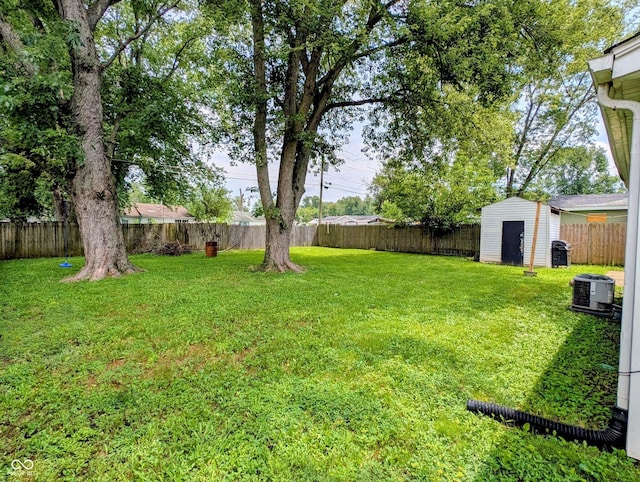 611 Della Rd, Columbus, IN 47203 - photo 17