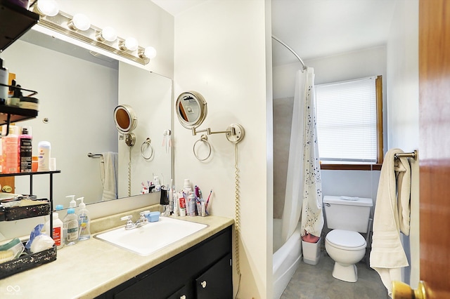 full bath featuring shower / bath combo with shower curtain, toilet, and vanity