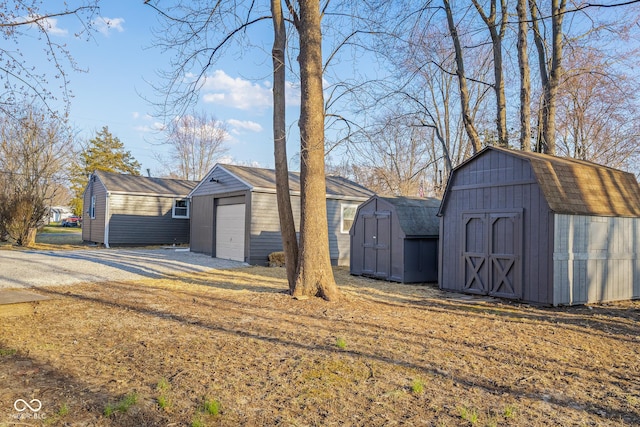 exterior space featuring driveway