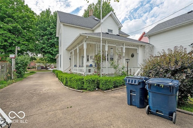 view of front of house featuring covered porch