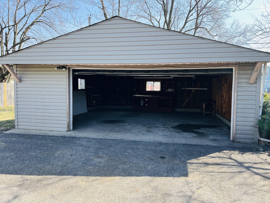 1607 Elmhurst Dr, Indianapolis, IN 46219 - view of detached garage