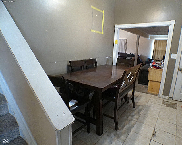 dining room with light tile patterned floors