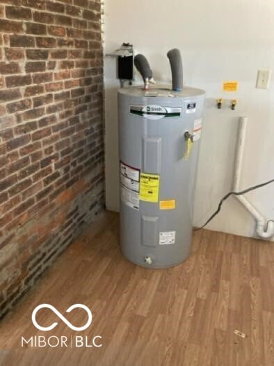 635 W Pearl St, Union City, IN 47390 - utility room with electric water heater