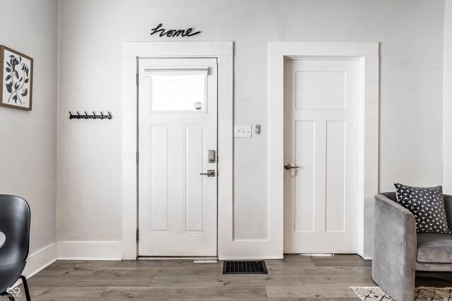 3732 N Kenwood Ave, Indianapolis, IN 46208 - entrance foyer featuring wood finished floors and baseboards