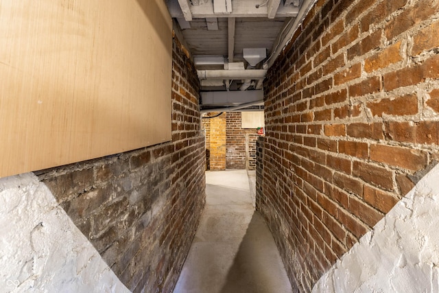 3732 N Kenwood Ave, Indianapolis, IN 46208 - hallway featuring concrete flooring