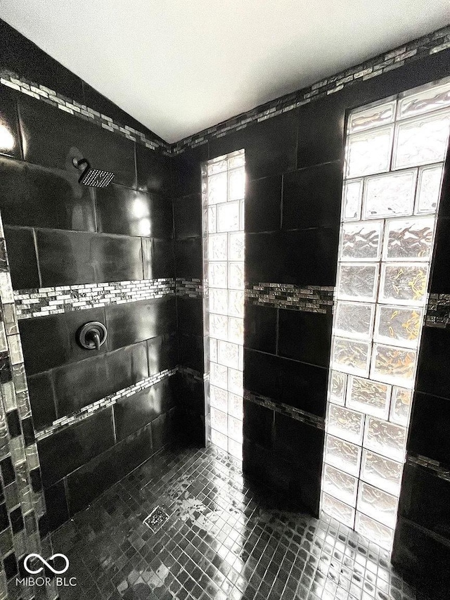 511 N Clark St, Lebanon, IN 46052 - full bathroom with walk in shower