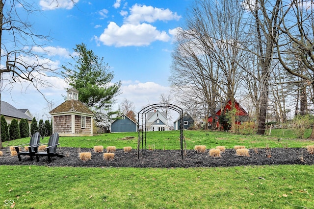 450 W Ash St, Zionsville, IN 46077 - exterior space with an outdoor structure
