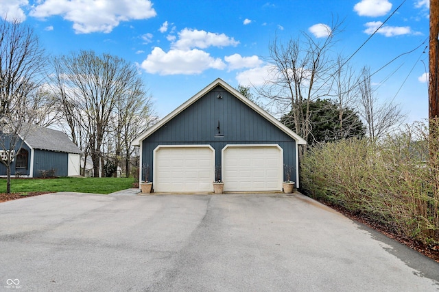 450 W Ash St, Zionsville, IN 46077 - view of detached garage