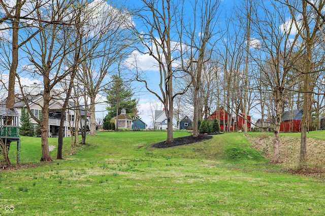 450 W Ash St, Zionsville, IN 46077 - view of yard with a residential view