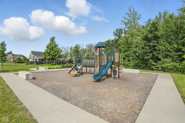 5120 Melbourne Pl, Zionsville, IN 46077 - community jungle gym with a lawn