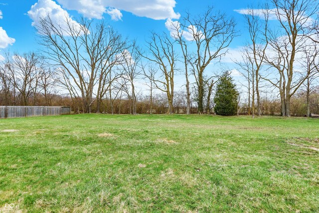 5371 Lue Ann Ln, Mooresville, IN 46158 - view of yard featuring fence