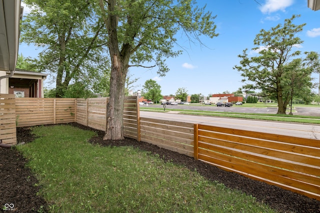 1665 N College Ave, Indianapolis, IN 46202 - view of yard featuring fence