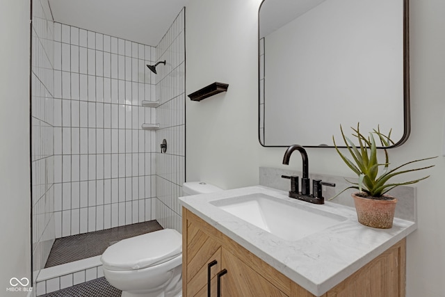 843 N Oxford St, Indianapolis, IN 46201 - full bath with a tile shower and vanity