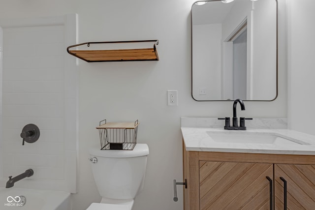 843 N Oxford St, Indianapolis, IN 46201 - full bath featuring vanity and shower / washtub combination