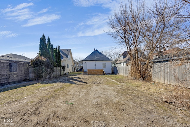 843 N Oxford St, Indianapolis, IN 46201 - view of yard featuring a residential view and a deck