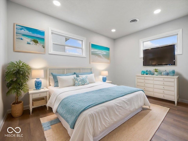 329 Roosevelt Dr, Shelbyville, IN 46176 - bedroom featuring visible vents, recessed lighting, and wood finished floors