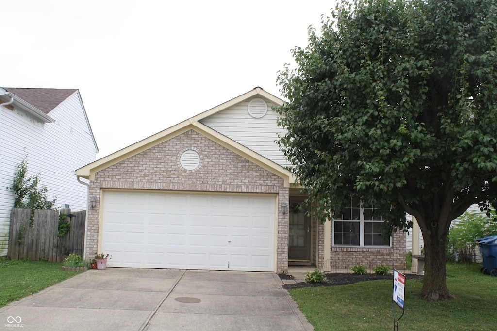 5437 Powder River Ct, Indianapolis, IN 46221 - photo 1