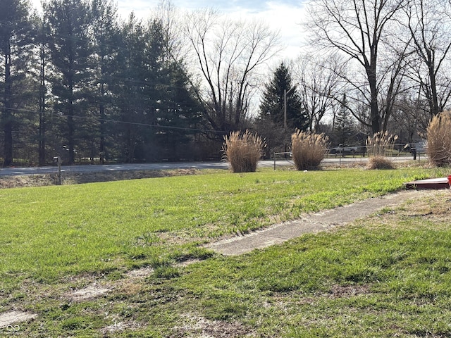 5368 Southeastern Ave, Indianapolis, IN 46203 - view of yard featuring fence