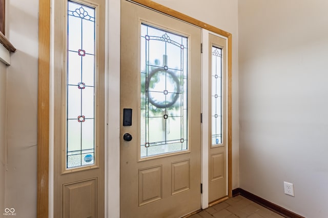7859 N Chester Ave, Indianapolis, IN 46240 - foyer featuring baseboards