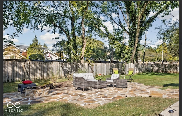 7859 N Chester Ave, Indianapolis, IN 46240 - view of yard with a patio