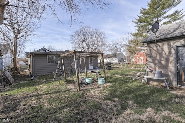 5110 Chelsea Rd, Indianapolis, IN 46241 - view of yard featuring fence