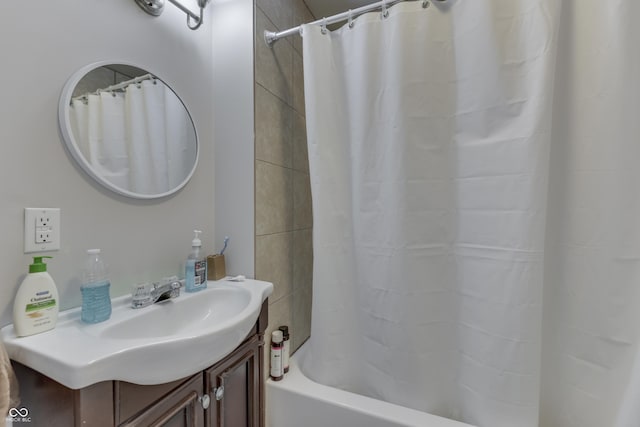 5110 Chelsea Rd, Indianapolis, IN 46241 - bathroom with shower / tub combo and vanity