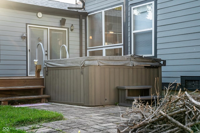 11229 Echo Ridge Ln, Indianapolis, IN 46236 - view of patio / terrace with a hot tub