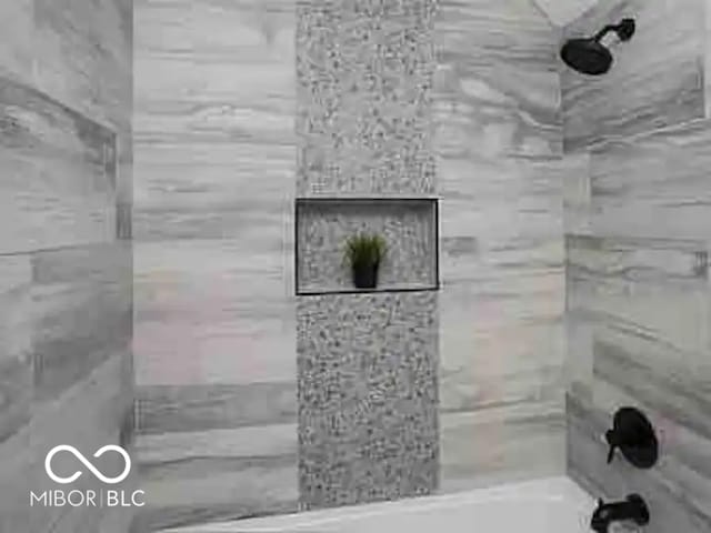 1444 English Ave, Indianapolis, IN 46201 - full bath with shower / bathtub combination
