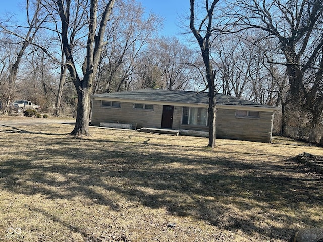 3817 N Sheridan Ave, Indianapolis, IN 46226 - exterior space with a front lawn