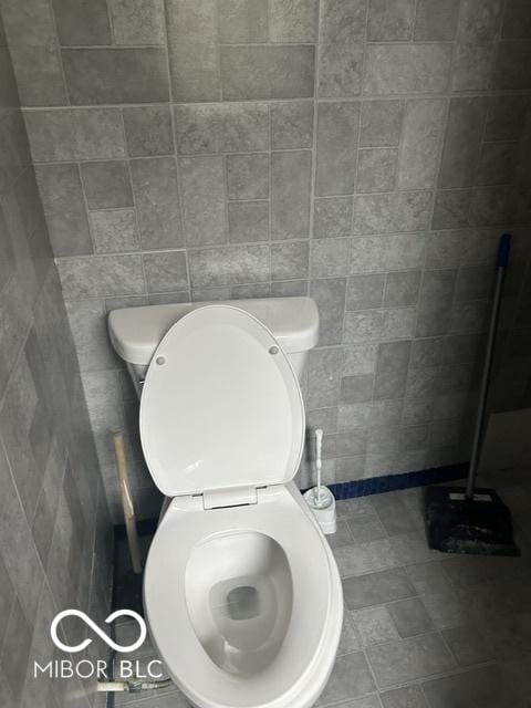 3817 N Sheridan Ave, Indianapolis, IN 46226 - bathroom featuring toilet and tile patterned flooring