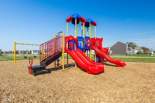1924 White Oak Dr, Shelbyville, IN 46176 - communal playground with a yard
