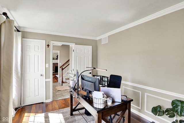6820 W Forest Brook Dr, Fountaintown, IN 46130 - office with wood finished floors and ornamental molding